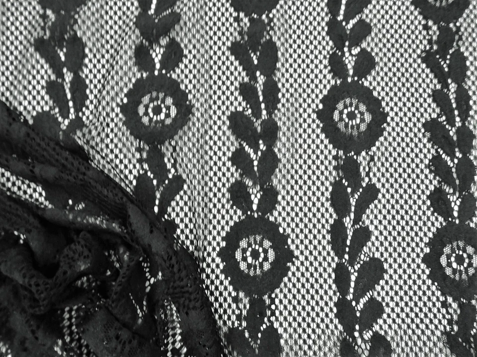 Tela bordada de encaje elástico a rayas transparentes floral negra GG400 Foto 1 de 1