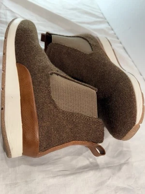 b.o.c. Brown Wool Blend Chelsea Ankle Boots – Preloved Charm, Size 9.5 - Image 1 of 4
