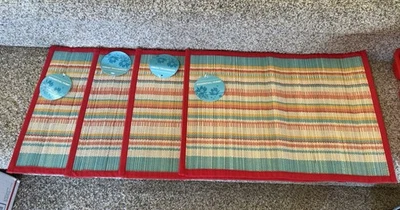 Lote de 4 colocações multicoloridas novas com etiquetas - Imagem 1 de 4