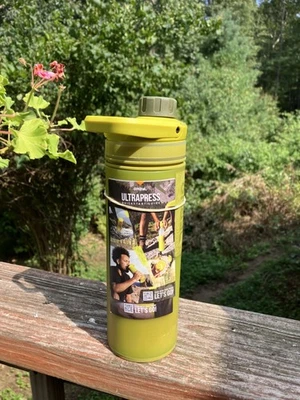 Botella purificadora de agua Grayl UltraPress 16,9 oz musgo recolector Foto 1 de 4