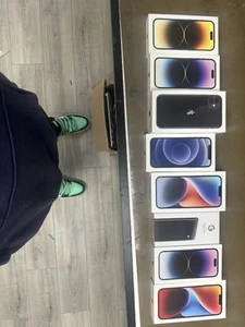 lot of iphone boxes - Photo 1 sur 3