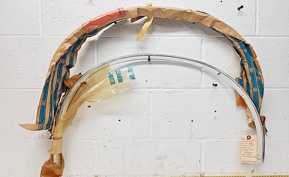 Borde de pozo de rueda trasera derecha/derecha GM 20495537/20495536 1982-87 carrocería en J compacto (SR22 de fabricante de equipos originales GM 20495537/20495536 1982-87 Foto 1 de 4