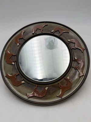 Espejo de pared redondo de gres de cerámica de arte de estudio hecho a mano de colección relieve de zorro firmado 9" Foto 1 de 4