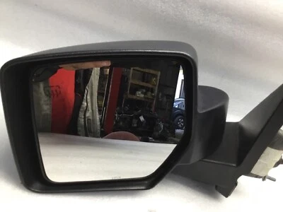 Mint 2007-2017 Jeep Patriot Left/Driver Side View Mirror OEM P/n A053639 - Image 1 of 4