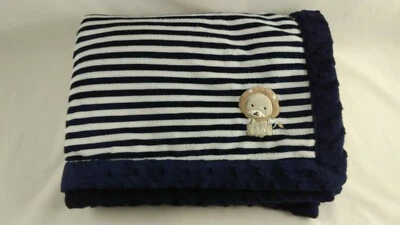 Cobertor Carters Child of Mine listra azul marinho bebê leão acabamento Sherpa Minky Dots - Imagem 1 de 4