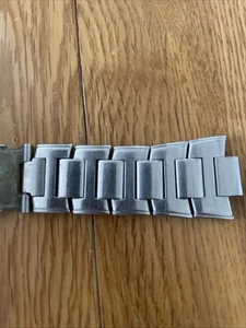 Casio AMW-330 Watch Band Link 1x Diver Mens READ 1 Band Link Only No Watch! - Picture 1 of 4