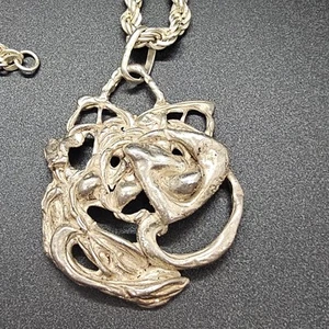 Collana vintage Art Nouveau grande ciondolo brutalista argento con catena sterling - Foto 1 di 10