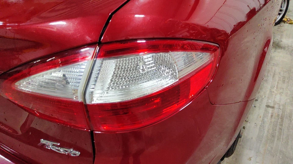 Luz trasera exterior para pasajero derecho Ford Fiesta 2014-2019 ¡Bonita! Foto 1 de 1