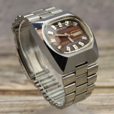 Vintage Soviet Quartz mens Watch SLAVA TANK on originan Bracelet! USSR СЛАВА⌚💥 - Image 1 of 4