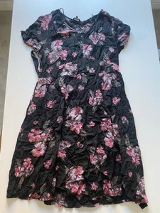 Simply Be 16 Black Pink Floral Dress Short Sleeve Fit & Flare Lightweight - Picture 1 of 9