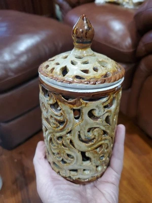 LINTERNA GRANDE DE ARCILLA CERÁMICA CON TAPA 7" LADOS DE CELOSÍA RIZADA Foto 1 de 4