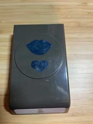 Stampin' UP!  KISS PUNCH Heart & Lips - Image 1 of 4