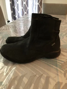Merrell Black Leather Ankle Boots With Side Zip - Womens 9.5 - Picture 1 of 5