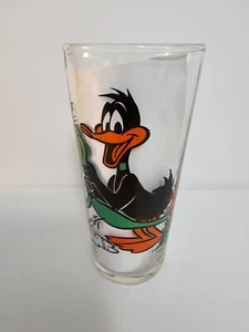 Vintage Pepsi Collector Series Daffy Duck & Pepe La Pew Glass 1976 - Picture 1 of 6