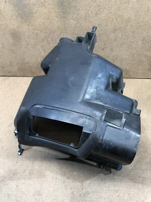 Infiniti G35 2003-2006 filtro de aire caja carcasa parte superior mitad VQ35DE V1 Foto 1 de 4