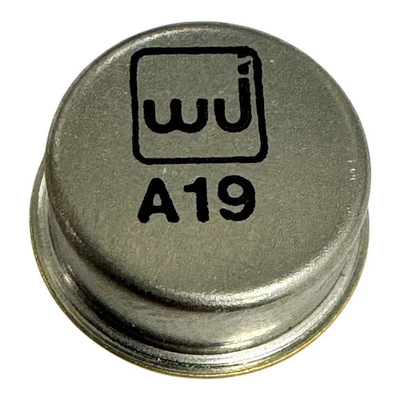 A19 Watkin Johnson Integrated Circuit Amplifier - Image 1 of 2