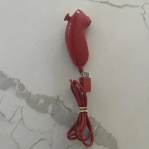 Manette Nintendo Wii Nunchuck rouge authentique OEM RVL-004 TESTÉE ET FONCTIONNE TRÈS BIEN !!! - Photo 1/5