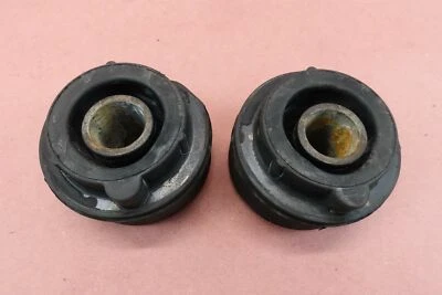 Isolador de montagem do motor dianteiro Harley Davidson Iron 883 XL883N 2009-2021 - Imagem 1 de 4