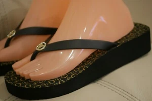NEW WOMEN'S GUESS BLACK WEDGE FLIP FLOP SANDAL GOLD RHINESTONES TARLA-C 6,7,8,9 - Picture 1 of 10