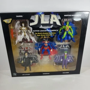JLA Superheros Set 3 Boxed 5 Figure Collection Set DC Comics 1999 Joker Raro Nuovo con scatola - Foto 1 di 17