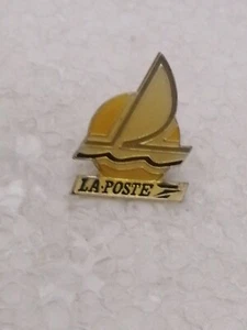 Pin's Pins Pin PTT La Poste" Voilier" - Imagen 1 de 2