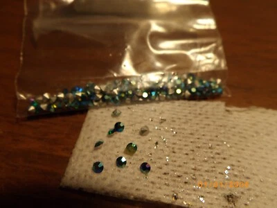 144- Esmeralda A.B. Estrás redondos sueltos de 2 mm/PP15/SS7 Foto 1 de 4