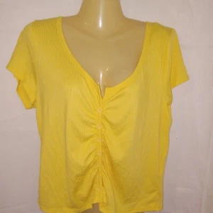 Jolie & Joy Women's Top Size 1X Yellow Ribbed Cropped Short Sleeve Ruched Plus - Picture 1 of 12
