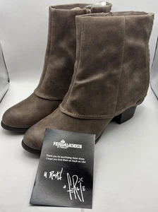 2009! Fergalicious by Fergie women’s size 12 M liberty - T Taupe2 Boots New Read - Picture 1 of 12