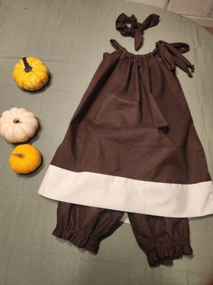 Little Girls Dress Size 5 With Matching long bloomers and a  Hair Tie - Image 1 of 4
