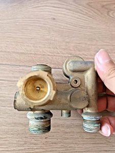 IDEAL LOGIC COMBI & PLUS & E COMBI & INDEPENDEN 24 30 35 DIVERTER VALVE 175553 - Picture 1 of 7