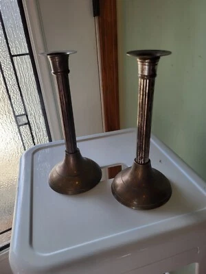 Juego de 2 candelabros vintage Barbour Intl Silver Plate Co. Repousse Foto 1 de 4