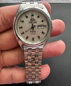 Vintage Orient TriStar 5CYW Automatic Grey / Off-white Dial Men's Watch Day/Date - Picture 1 of 10