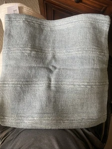 NEW!! POTTERY BARN RELAXED STRIPE LINEN/COTTON PILLOW COVER 18"SQ CHAMBRAY BLUE - Picture 1 of 8
