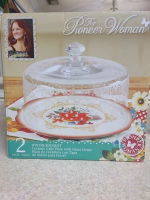 Prato de bolo buquê de inverno Pioneer Woman 10,4 pol. com cúpula de vidro - Imagem 1 de 3