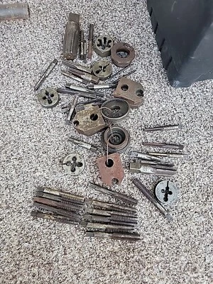 Varios grifos y troqueles de diferentes marcas: GTD, Threadwell, King, etc.  Foto 1 de 4