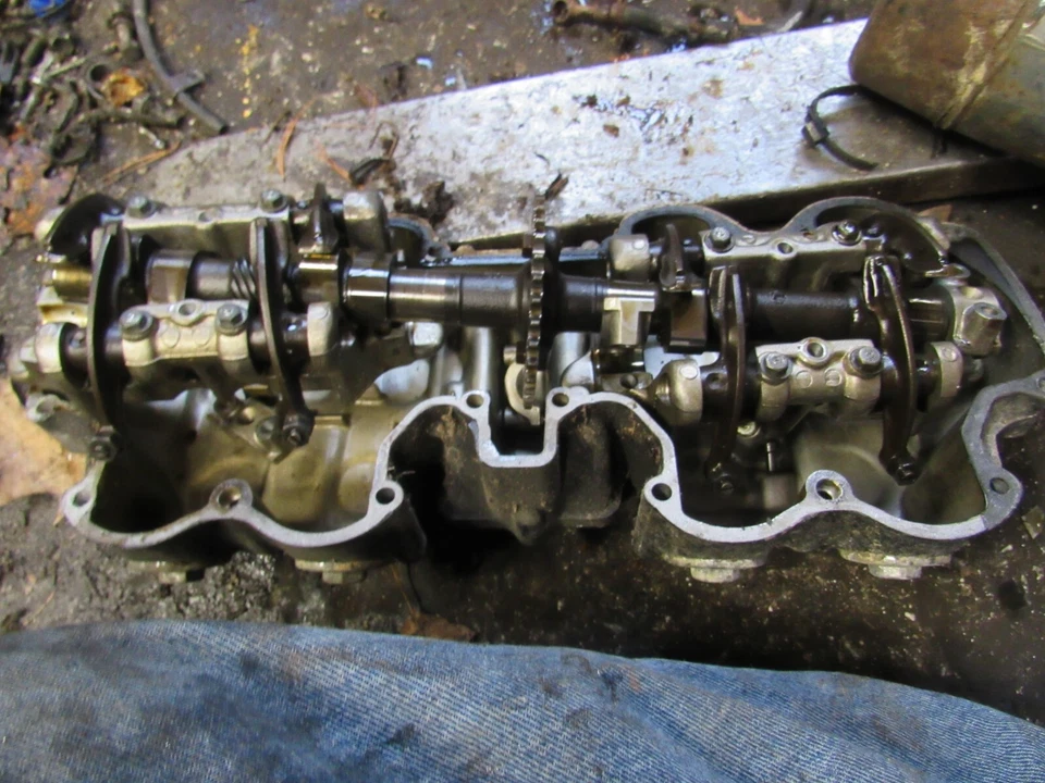 Honda CB750 F 1978 cubierta de válvula, juego de balancín de leva Foto 1 de 1