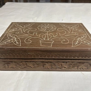 Vintage Wooden CARVED STASH BOX Hinged Inlaid Bone India - Picture 1 of 3