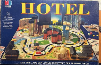 Hotel MB Brettspiel Blaue Ausgabe 1996 Hasbro Familienspiel + Laternen komplett - Bild 1 von 4