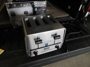 Waring Heavy Duty Commercial WCT805B 4 Slice Toaster 208V - VGC - Picture 1 of 9