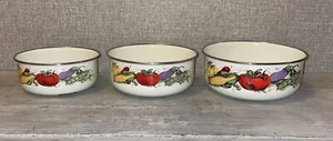Emaille Keramik Vintage 3er Set Schalen Gemüse Dekor Metallrand OHNE DECKEL - Bild 1 von 7