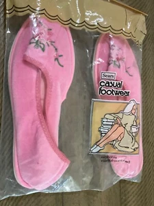 VINTAGE SEARS LADIES PINK VELOUR  SLIPPERS CASUAL FOOTWEAR NEW OLD STOCK SZ 5-6 - Picture 1 of 3