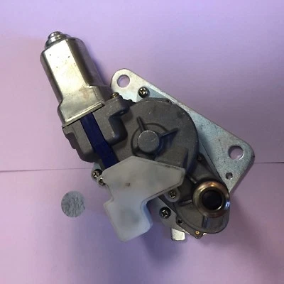 4709168 WIPER MOTOR FITS HITACHI ZAX200 ZX330-3 ZAX470-3 ZAX500-3 ZAX520-3  - Image 1 of 4