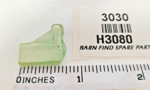 Side entry flag style Insulator 6.3mm MG Triumph Healey New Old stock H3080 x 2 - Picture 1 of 3