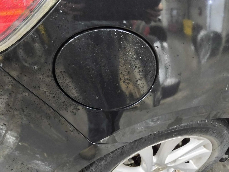 Mazda 3         2012 Fuel Filler Door 604223 - Image 1 of 1