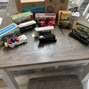 Lote de 6 Botellas Avon After Shave Vintage con Cajas Originales. Trenes. 3-completo - Imagen 1 de 14