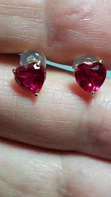 2.00 CT LAB GROWN MOZAMBIQUE RUBY 10KT SOLID YELLOW GOLD HEART EARRINGS STUD - Image 1 of 4