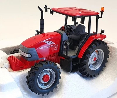 Universal Hobbies 1:32 - Trattore McCormick  CX 95 - Immagine 1 di 4