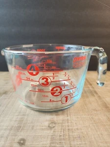 PYREX 100° Anniversario 4 Tazze Misurino Vetro Colorato Lettere Rosse Numeri - Foto 1 di 14