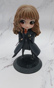 Q Posket Hermione Granger con Soporte Varita Serie Harry Potter SIN CAJA - Imagen 1 de 6