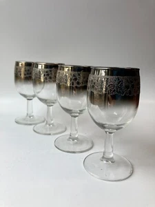 Vasos de vino de filigrana floral de colección de la década de 1960 de color plateado desvanecido en relieve - Imagen 1 de 8